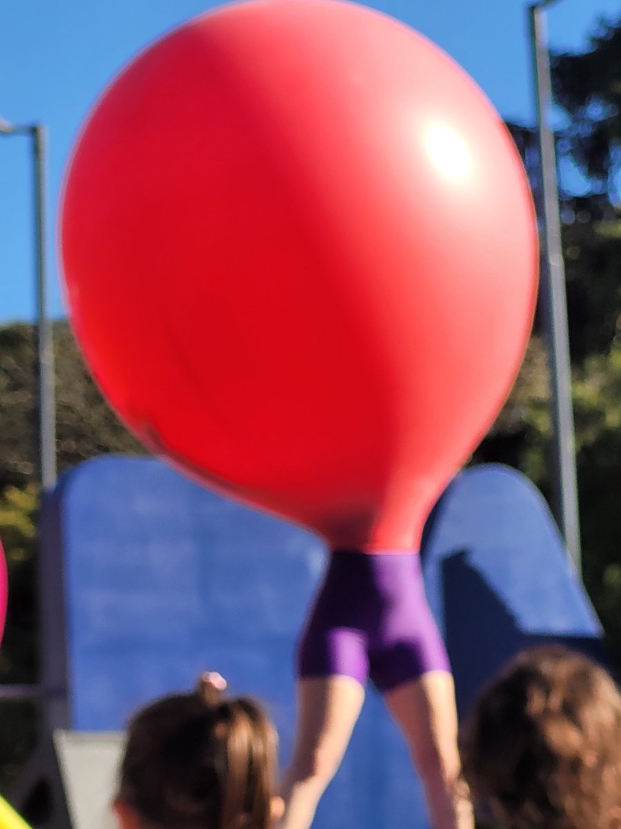 Nati_Costa77's tweet photo. @jorgemacri  la mejor idea que tienen para los shows de los chicos en los parques es una persona que mete su cabeza adentro de un globo? Van a poner el.disclaimer "no hacer eso en sus casas,.puede causar.ahogamiento"? https://t.co/Qfg5RcQ5GV