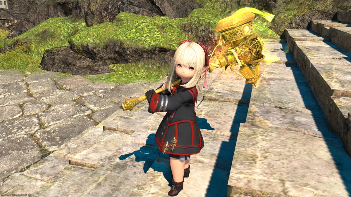 ff14ss_lydia's tweet photo. 戦士のファントムウェポンをメタリックイエローに染色すると黄金に輝くハンマーになります

SS映えもバッチリ！ゴルディオンハンマー遊びでガオガイガーになりきろう！光になれぇぇぇ！！ https://t.co/k4IHIcKgmb
