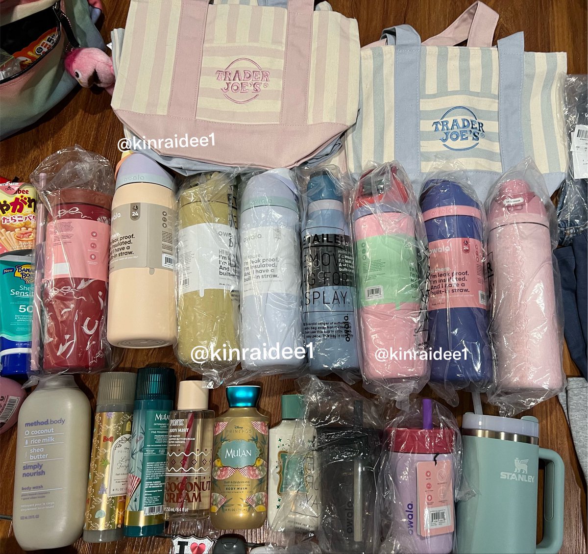 kinraidee1's tweet photo. Lot8 หิ้วเมกา🇺🇸 - จัดส่งเรียบร้อยตั้งแต่วันที่26 นะคะ☺️ ขอบคุณทุกคนที่อุดหนุนร้านเล็กๆของเรานะคะ รอติดตามหิ้วครั้งต่อไปได้เลยค่า💗

#kinraidee1xupdate #kinraidee1xreview https://t.co/zQf0z4hWft