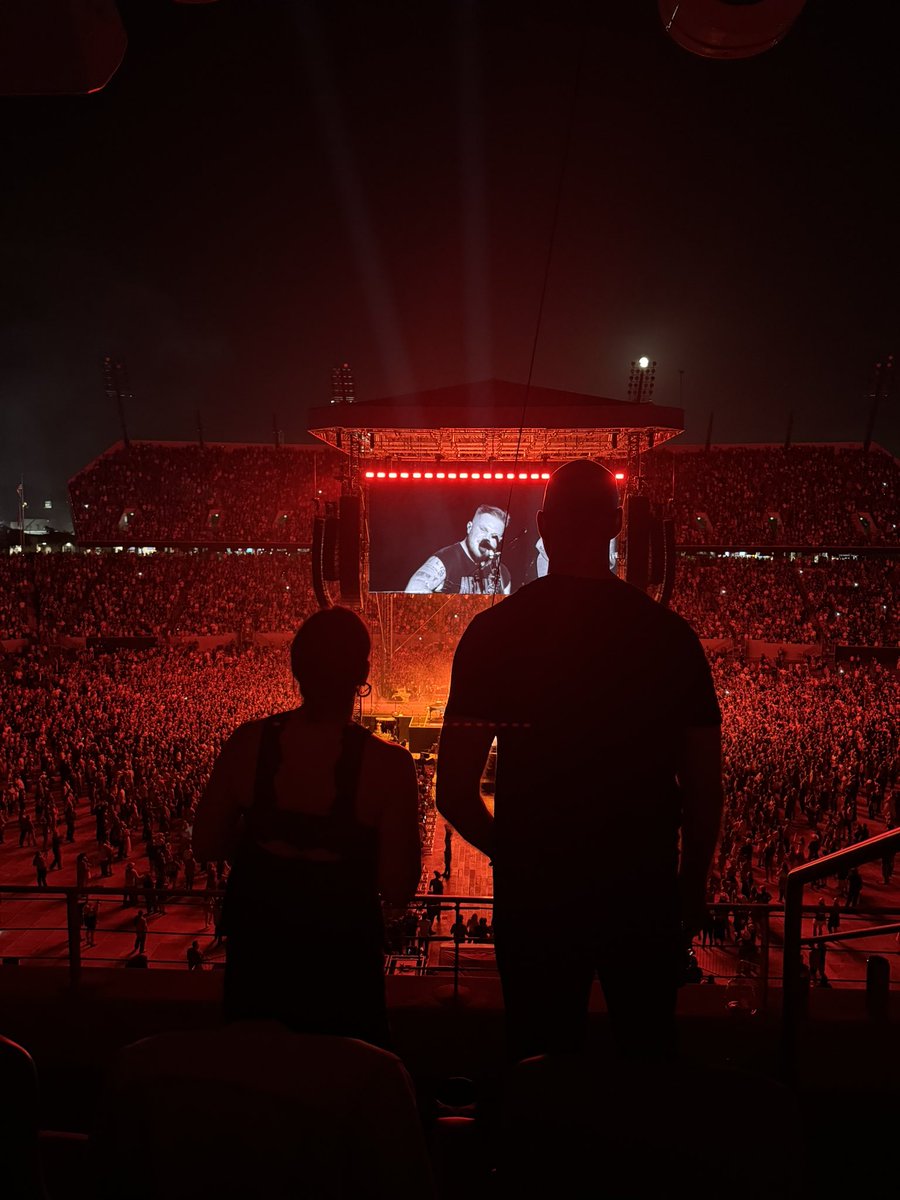 TheHC_CoachLew's tweet photo. 🦾🌴🚨🦾🌴🚨

Unreal show last night @SnapdragonStdm put on by Zach Bryan!

Excited to do the work to make every @AztecFB Saturday look &amp; feel like this!

#AztecFAST 💨 x #BeTheA1pha 🐺

🦾🌴🚨🦾🌴🚨 https://t.co/32Hz1oejsS