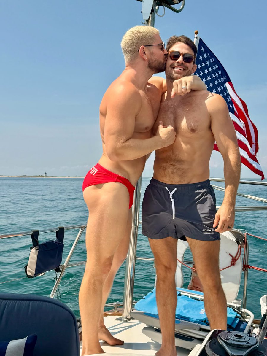 ChasteMen's tweet photo. HUSBAND vs HUSBAND

Who wore the red #speedos better?
Jonathan Bennett (Aaron Samuels in Mean Girls) or his spouse James Vaughan?

#lgbt #gay #men #underwear https://t.co/25UCeaU2cL