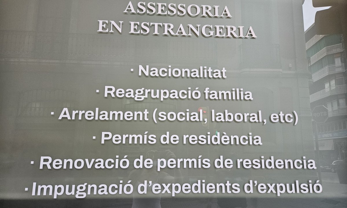 Judit_Ll_'s tweet photo. Vist a Manresa. Aquests fotran l'agost https://t.co/qRTvQ8aujf
