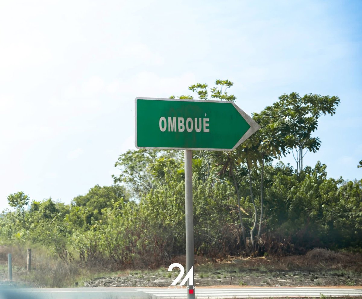 7heSentinel's tweet photo. Les parents d’Omboué ou de la lagune Fernan Vaz, y’a pas un direct du concert de l’institution Pierre Claver Akendengue ? #Gabon #Akendengue https://t.co/wkZAKIzuWS