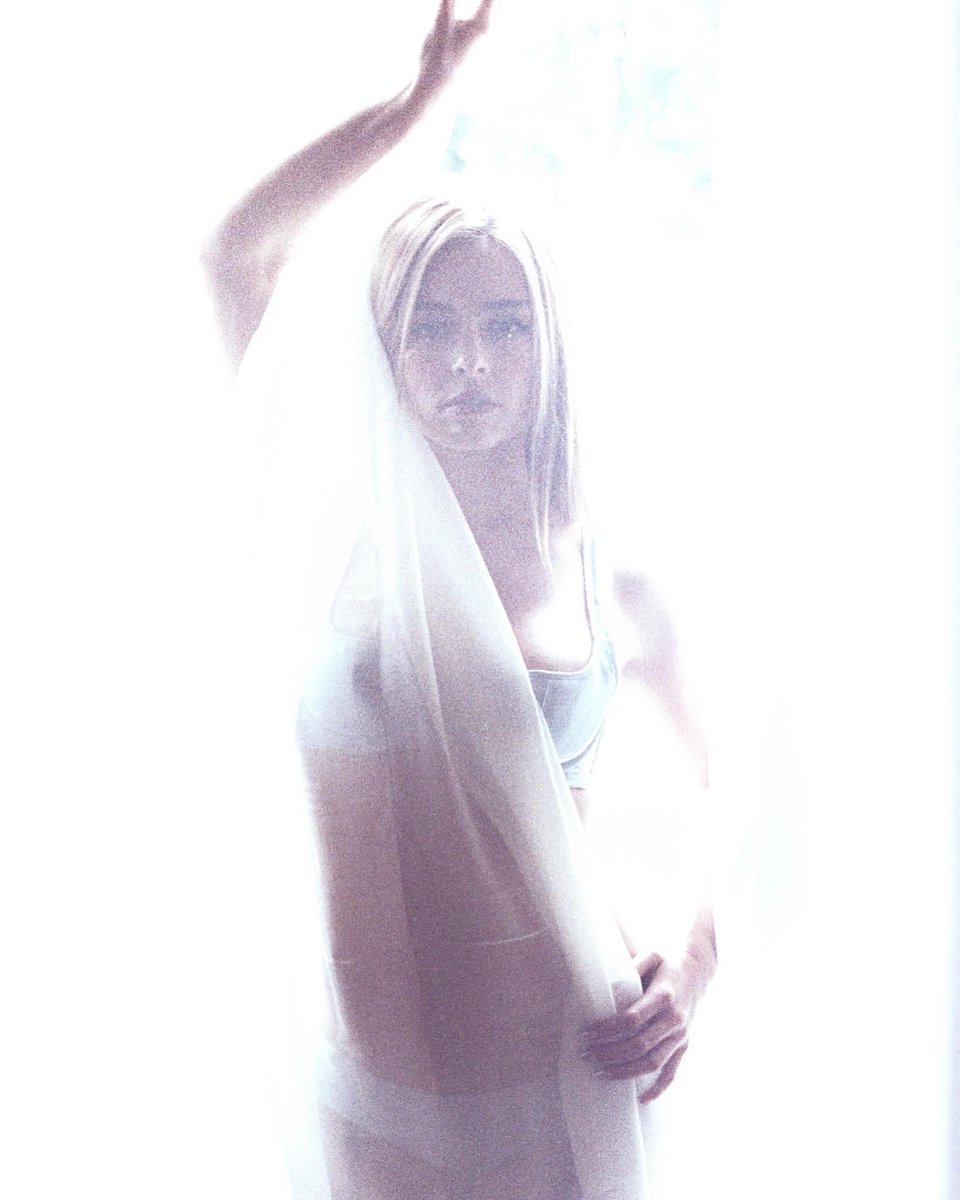 sunraehq's tweet photo. Whats your favorite lyric from Addison’s discography? https://t.co/I5QFOSUzdm