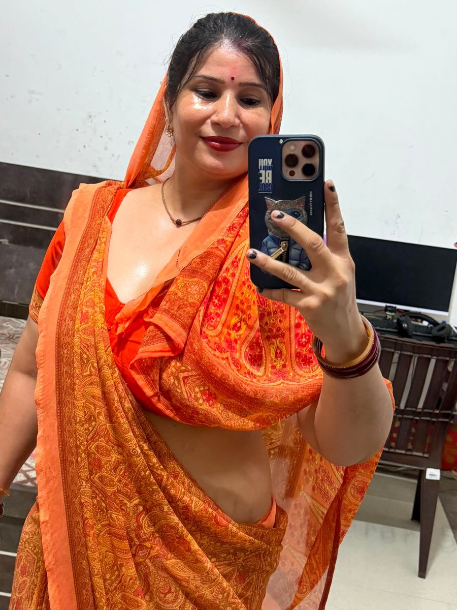 manisha637074's tweet photo. Radhe Radhe 🧡🧡🧡 https://t.co/vmOC3VUjvU