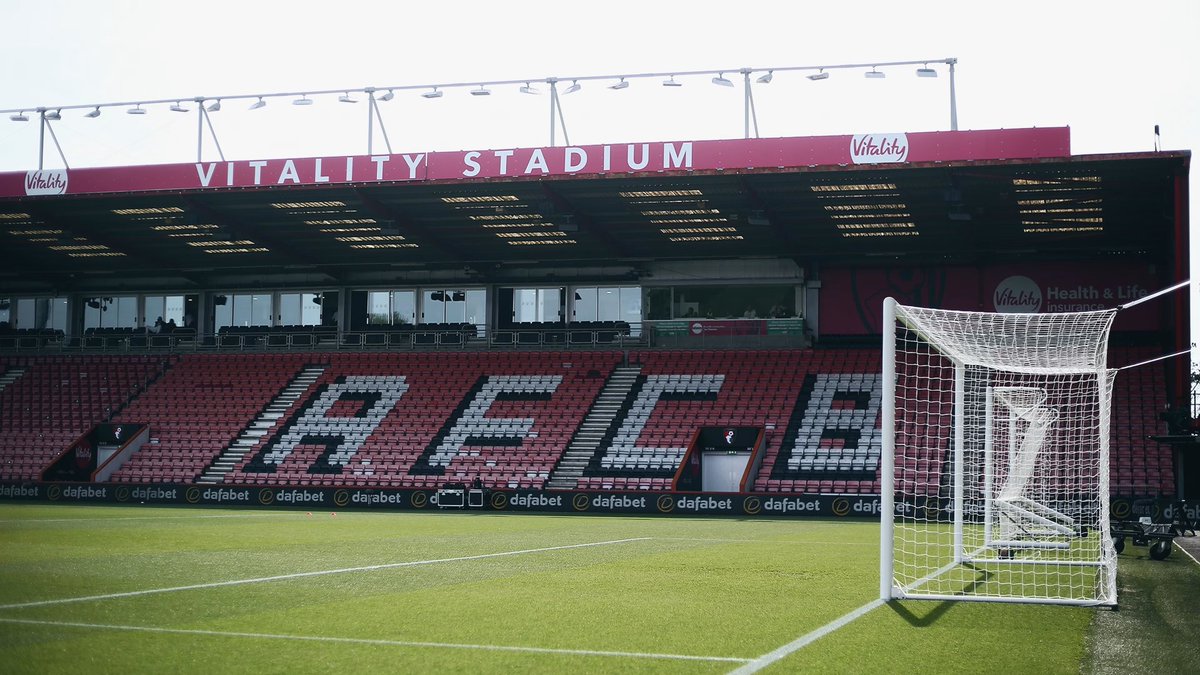 CurtaVermelha's tweet photo. O Bournemouth é um clube com um Estádio para 12 mil adeptos e que vai para a sua 10.° temporada na Premier League, mas gastou cerca de 500 milhões de euros em reforços nos últimos 36 meses.

No entanto, os puritanos do Futebol não têm que se preocupar pois a Superliga Europeia do Futebol não existe.