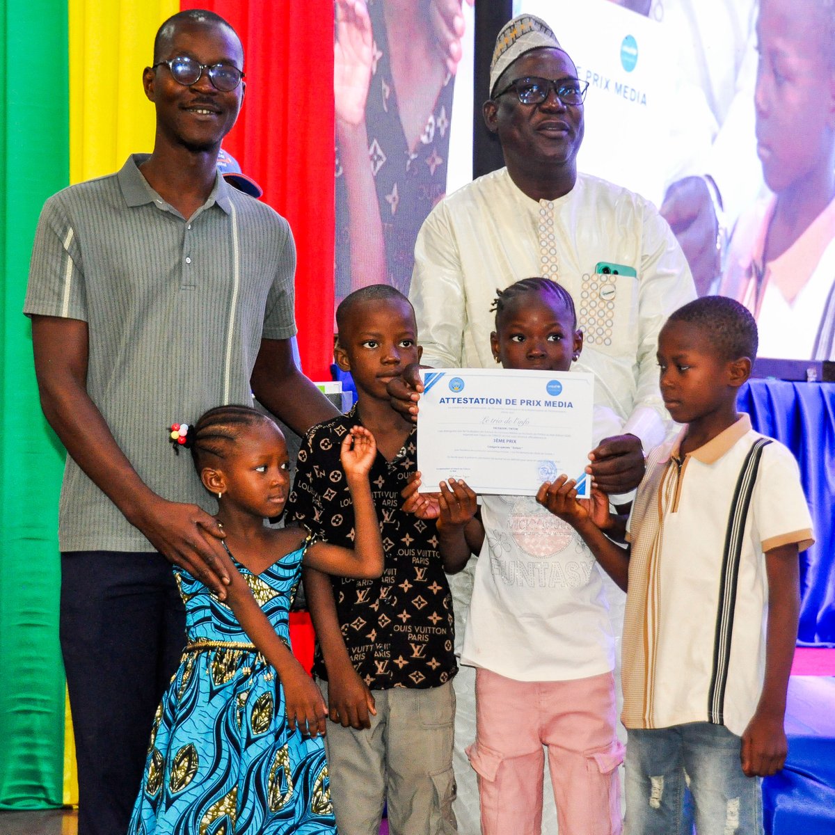 unicefmali's tweet photo. Félicitation aux 15 lauréates et lauréats primés au Concours de la meilleure production de la presse écrite, audiovisuelle et digitale sur la promotion des droits des enfants. Les prix ont été remis lors de l'événement officiel de la 4e édition de la Semaine du numérique, en présence du Premier ministre.

Et un grand merci aux participantes et participants du Prix des Médias organisé avec le @McenMali. Depuis février 2026, elles et ils ont écrit, tourné et réalisé plus de 50 reportages qui mettent en avant le respect des droits et de la place des enfants dans la société. Quel talent !

Félicitations spéciales à toutes et tous les enfants journalistes qui se sont engagés pour le concours et au trois primés de la catégorie enfant.

Photos: AMAP/ Amadou Konaté
