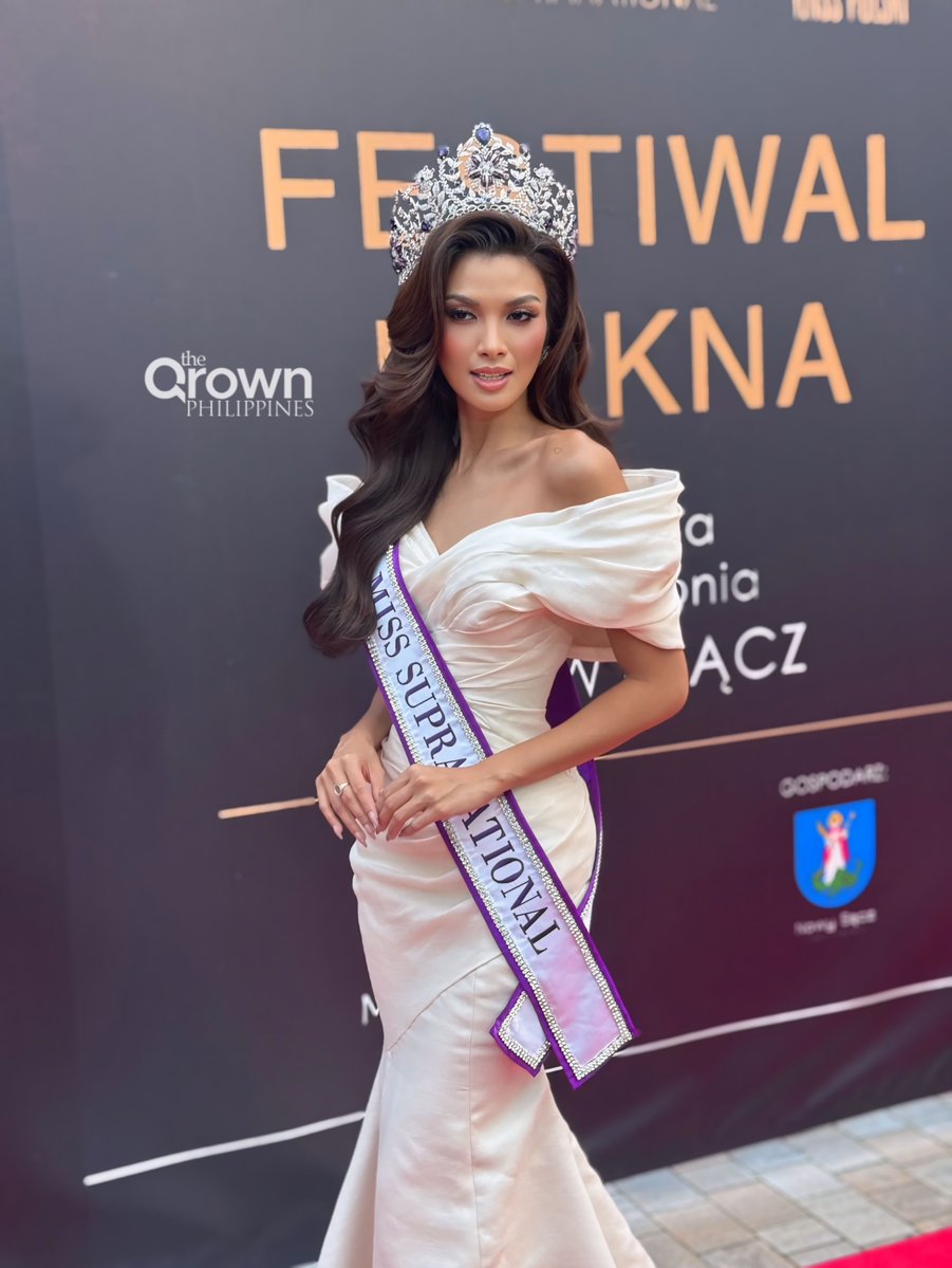 Dainsleif_10's tweet photo. Gandang Pinay yan. 👑✨🤍
Our Miss Supranational 2026, Katrina Llegado at today's Mister Supranational red carpet.

Gown: Ehrran Montoya
ctto: Qrown PH
#KatrinaLlegado #MissSupranational2026 #MisterSupranational2026 https://t.co/LP18dsaphm
