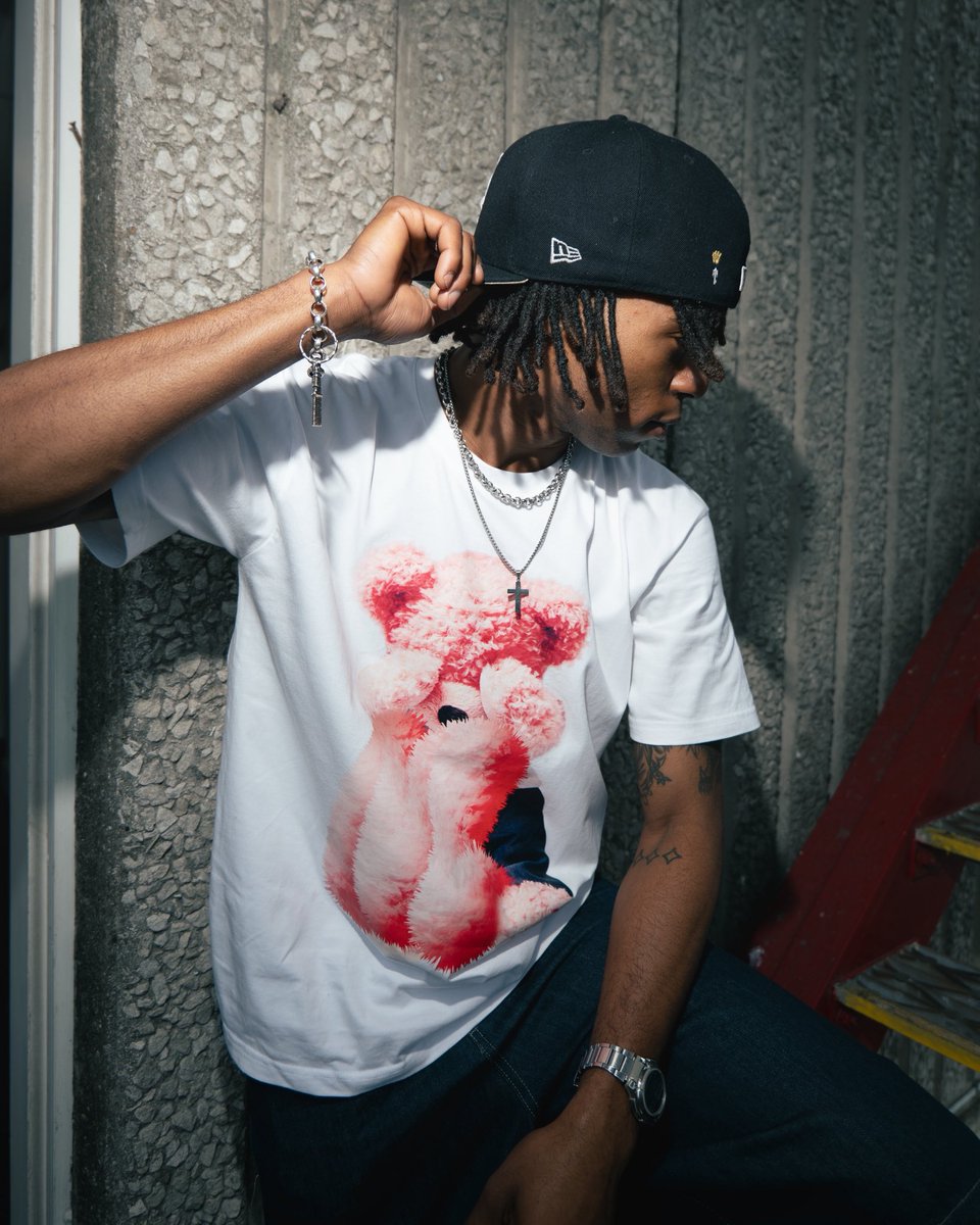 whoisesna's tweet photo. PINK TEDDY TEE 
AVAILABLE NOW 
https://t.co/4XkRDV0e3y https://t.co/A7YAcZZH1j
