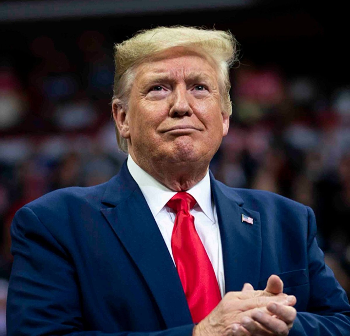 MarioBojic's tweet photo. 🇷🇸🇺🇸Serbs just sent a message to U.S. President Donald Trump during UFC Fight Night in Belgrade, Serbia! 

"President Trump, Serbia Welcomes You." https://t.co/agVJZJp17W