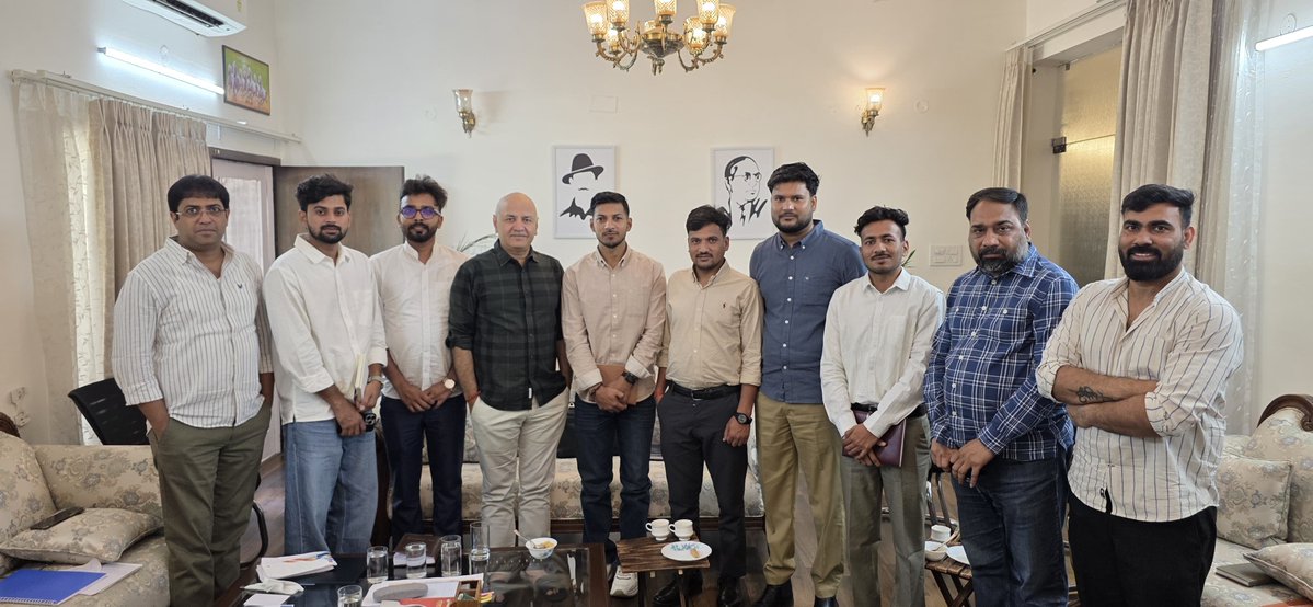 amarraikwar973's tweet photo. आज मेरा जन्मदिन है आज मेरे नेता @ArvindKejriwal सर और @msisodia सर का आशीर्वाद मिल जाए तो दिन बन जाएगा https://t.co/Fx1HaCLz0R