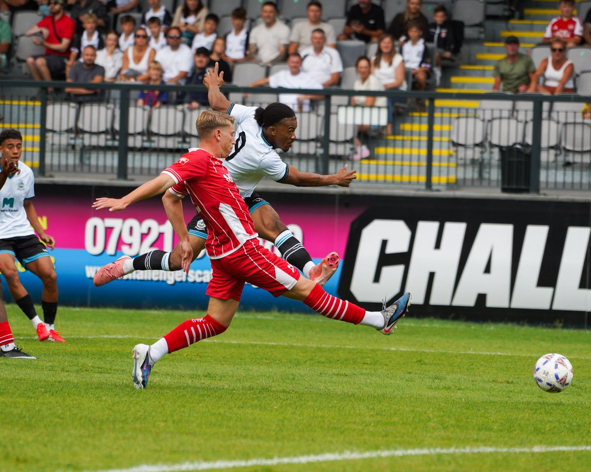 DoverAthletic's tweet photo. Final pre-season minutes in the tank 📸

#DAFC | ⚪⚫️ https://t.co/lyhuJ5A5dN
