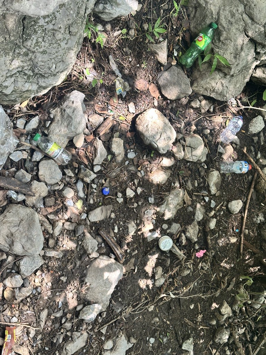 msmuzamil's tweet photo. This is the result of irresponsible tourism. If you can carry a full bottle to a picnic spot, you can carry the empty one back. Let’s keep our natural places clean for future generations. ♻️🌱 #CleanPakistan #ResponsibleTourism #CDA https://t.co/DUvbPxdsrX