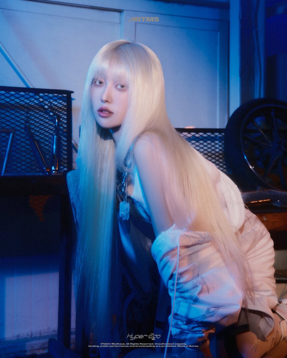 iArtms's tweet photo. Jeffree Star for               Choerry for
Blue Blood Palette       Blue Blood
(2017)                                   (2026) https://t.co/I3fFzknyAb