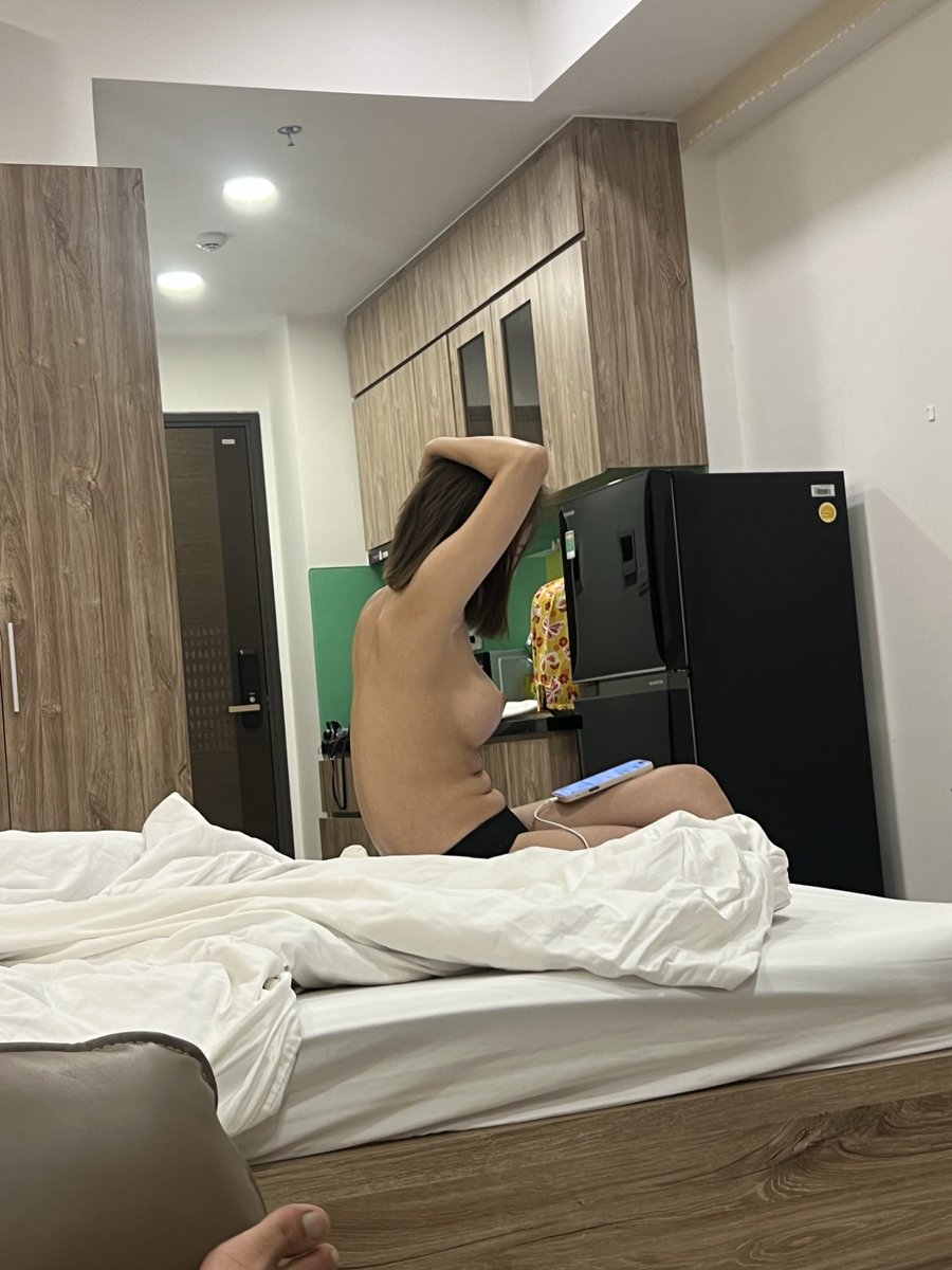 suweiju's tweet photo. 胡志明市現在有單男嗎？ https://t.co/UWuP1EJaui