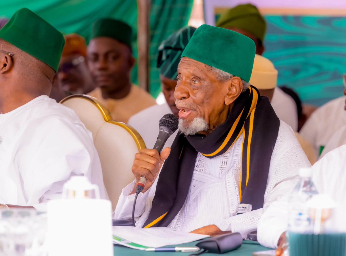 aeadekaz's tweet photo. A Historic Milestone for Ansar-Ud-Deen Society of Nigeria

Today, we celebrated a defining moment in the 103-year history of Ansar-Ud-Deen Society of Nigeria with the commissioning of our new National HQ, Hassanat Abebi Okunnu House, in Surulere, Lagos. 

https://t.co/aOYmCmRpzc https://t.co/4gkXsJrIMY