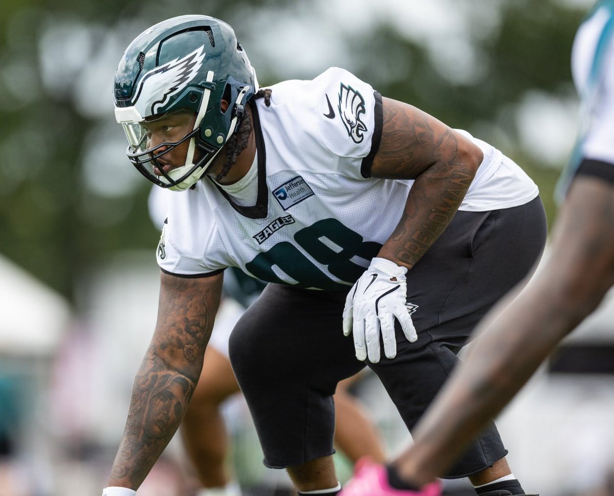 thomasrp93's tweet photo. Jalen Carter just signed his new deal and has been destroying the offense in practice ever since, per reports.

Anyone worried about how he would respond to getting paid can now relax.

#Eagles https://t.co/gzJAjy9Wf3