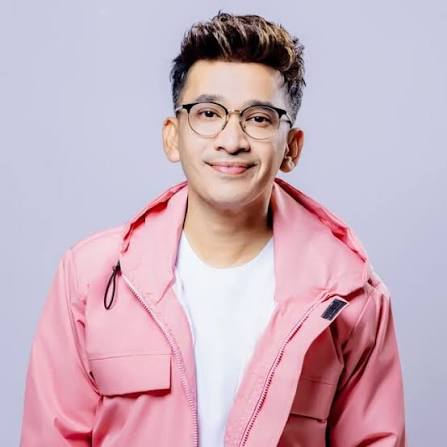 IndonesiaFedera's tweet photo. Apakah ini bener Ruben onsu kena HIV? 

Ada yang bisa jelasin 🙏 https://t.co/8VFpE4Z6NX