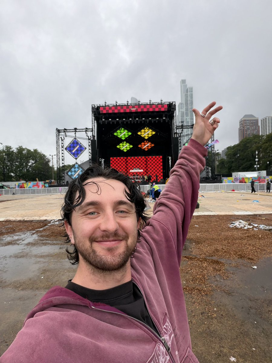 maxstylermusic's tweet photo. LOLLA DEBUT 5:55 @ PERRY’S STAGE https://t.co/BFOIlododi