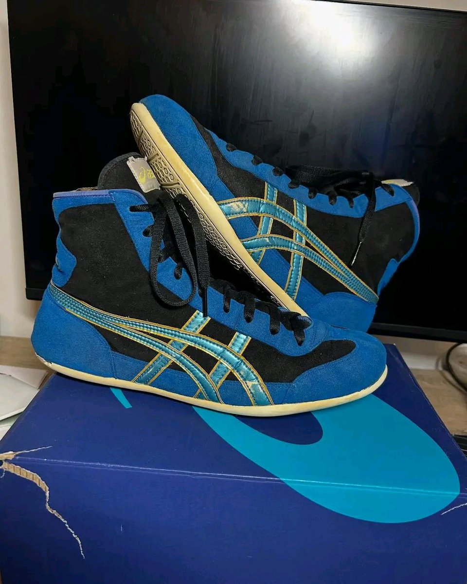 jackwillia7057's tweet photo. Factory custom OG exeos (Size 10.5)
NFS but will hear offers
HO $350 https://t.co/KRsCHUT2mq
