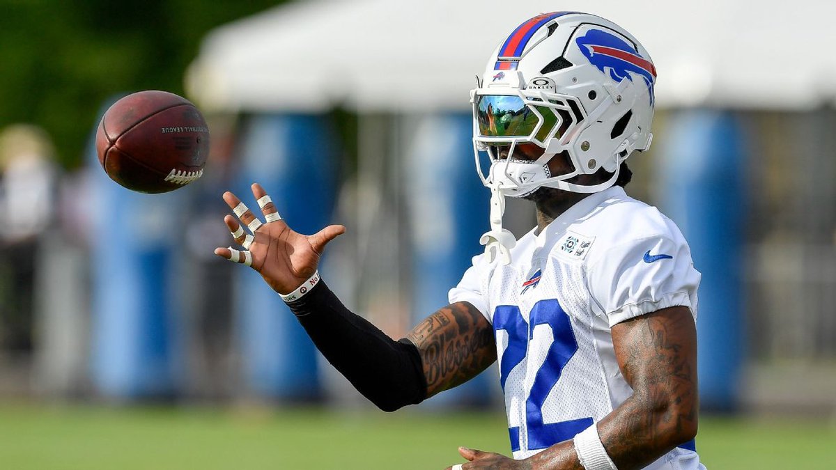 dayotunde25's tweet photo. Bills' Gardner-Johnson carted off with leg injury https://t.co/9dBXkuCPUs https://t.co/fF69y7KWGe