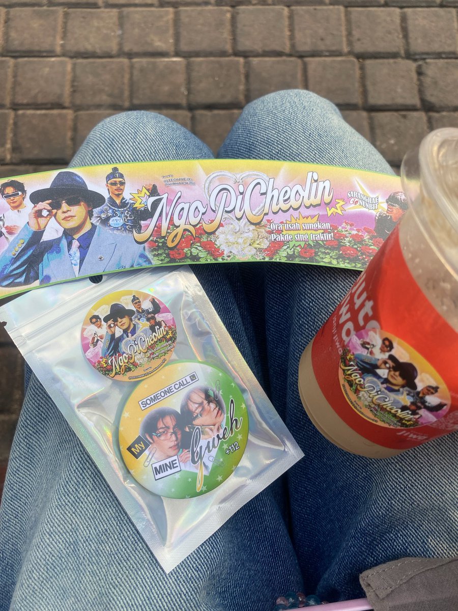 xtarrynite's tweet photo. sore tadi ke event @LEECH4NIE, ditraktir kopsus sama pakdeeee picheolin! makasih banyak kak dina &amp; team udh bikin event gong iniiii. freebiesnya gemas sekaliii 🥹🫶🏻🩵🩷 maaf td bnr2 grab &amp; go bgt karena ada janji sm tmn jadi gabisa ikut chitchat sm yg lain huhu 😫😢 https://t.co/2sC5kJLdiV