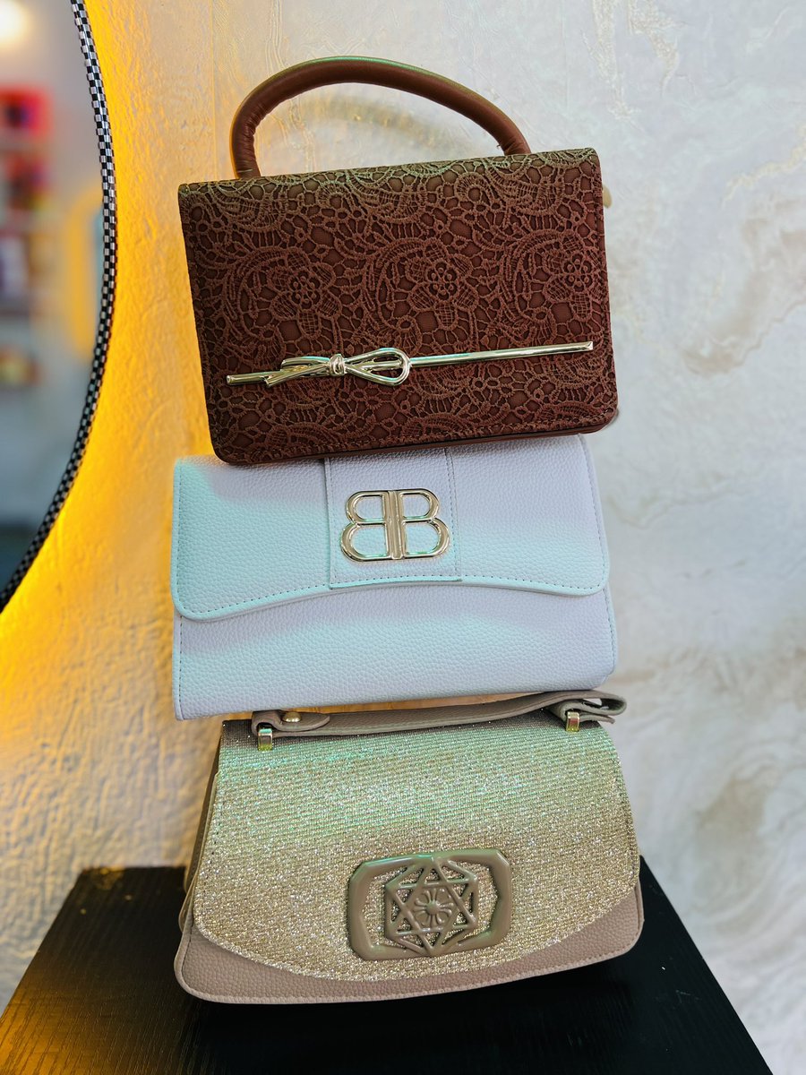 NanyomoP's tweet photo. classy bags wholesale and retailprice 0701083707 https://t.co/QfoFebSiKh