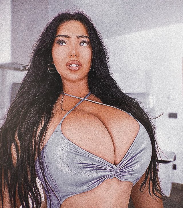 Colombianuyu's tweet photo. A pesar de su 𝐞𝐝𝐚𝐝 los trajes de baño
Le siguen quedando de maravilla en su 𝗰𝘂𝗲𝗿𝗽𝗼
No vaya a poner a su 𝗺𝗮𝗿𝗶𝗱𝗼 celoso 😅
Que con el 𝗯𝗿𝗼𝗻𝗰𝗲𝗮𝗱𝗼 siente que puede 
Recuperar esa 𝗽𝗮𝘀𝗶𝗼́𝗻 juvenil en el. https://t.co/kpue8JIrrl