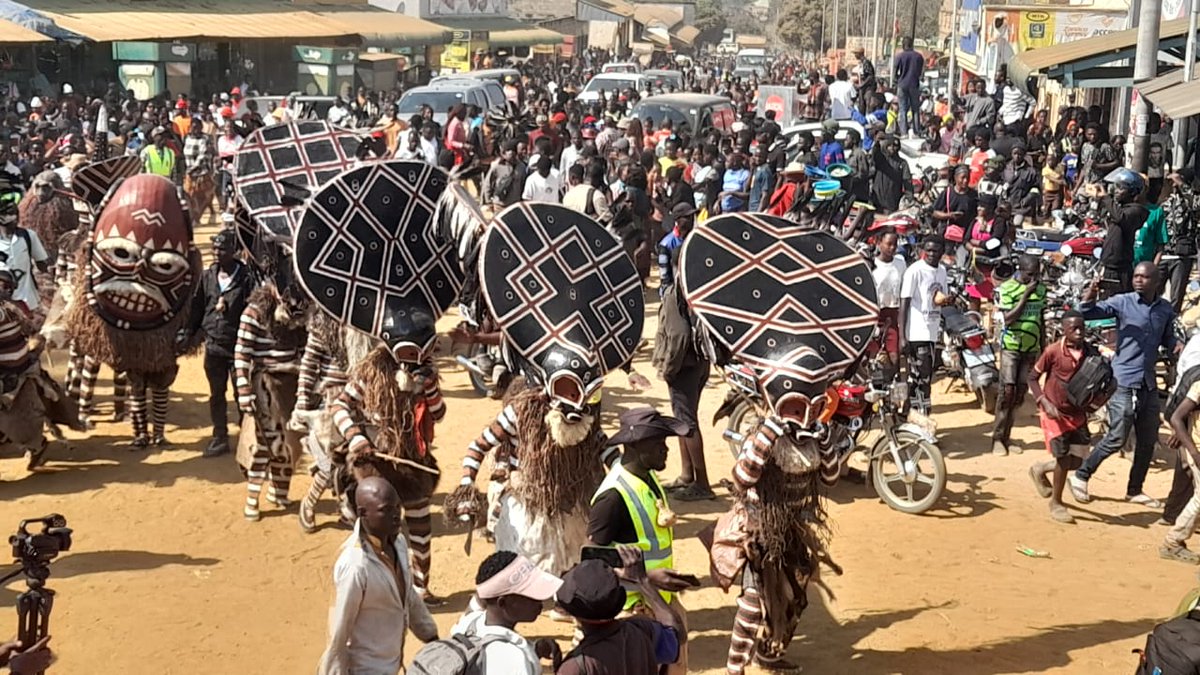TourismZambia's tweet photo. Highlights from Likumbi Lya Mize Ceremony 2026!

The Makishi procession made its way through the town, invoking ancestral blessings before the ceremonial breaking of the calabash.

This symbolic ritual marked the beginning of the Likumbi Lya Mize Festival.

#likumbilyamize https://t.co/PoLAP2xJAI