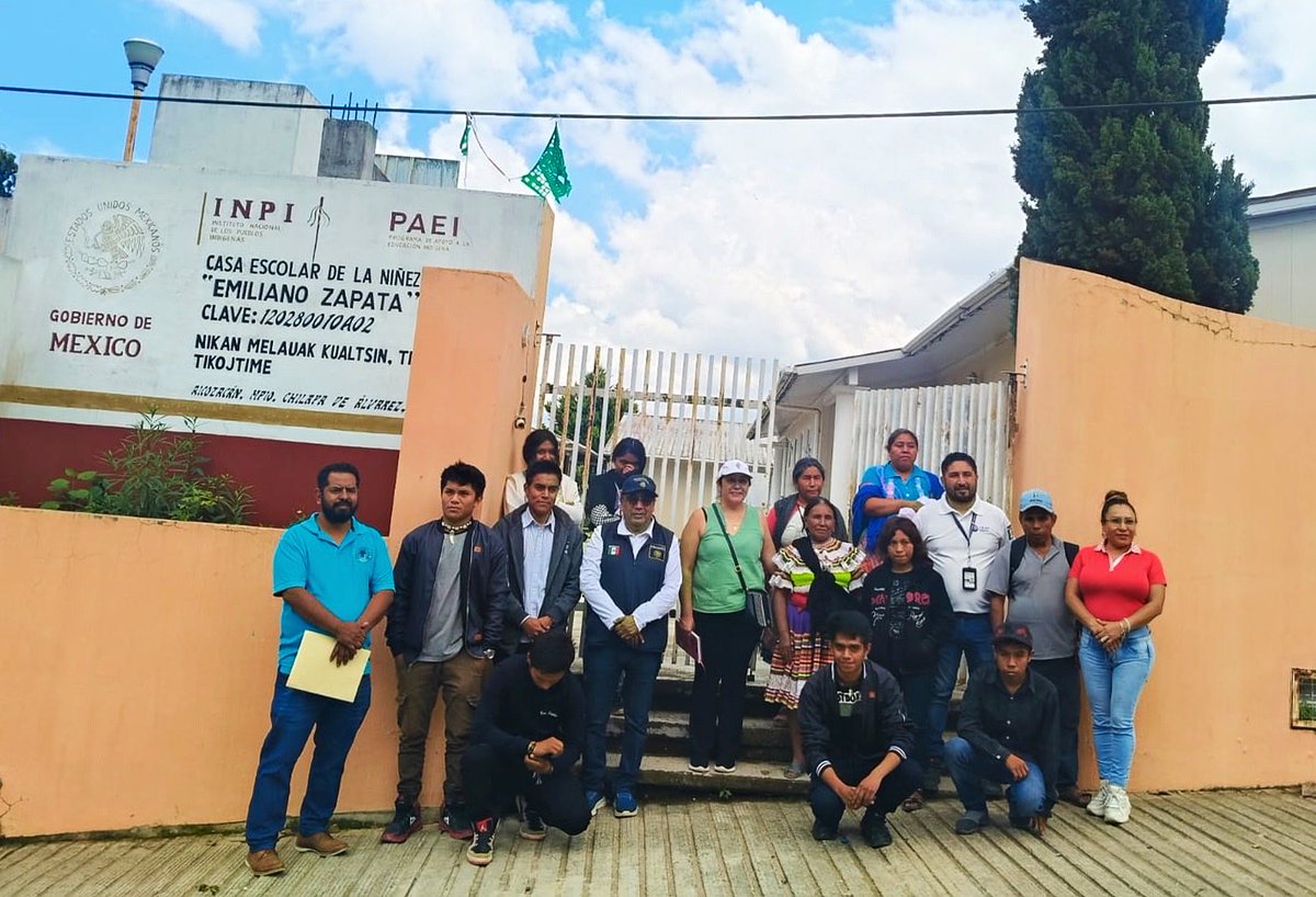 arturomedinap's tweet photo. Como parte del Plan de Atención a la Población de la Montaña Alta y Baja de #Guerrero, la @SEGOB_mx acompañó a la @SEP_mx y a @EducGuerrero en reuniones con directivos de dos planteles de nivel medio superior del municipio de Chilapa para identificar sus necesidades y ampliar las oportunidades para las y los jóvenes.

A partir de este encuentro, se acordó promover mejoras en los espacios escolares y facilitar, en el poblado de Alcozacán, el uso del albergue y comedor del @INPImx.

Con estas acciones, el @GobiernoMX, encabezado por la presidenta @Claudiashein, acerca servicios y oportunidades, impulsa el desarrollo de las comunidades y contribuye al ejercicio pleno de los #DDHH.