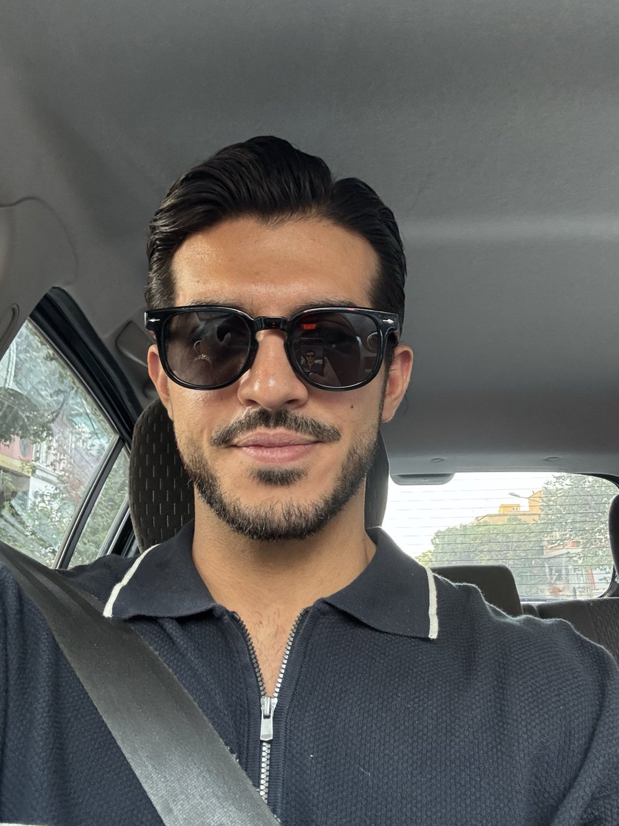 moharez_9's tweet photo. شماره یک https://t.co/Ky1VGg12XE