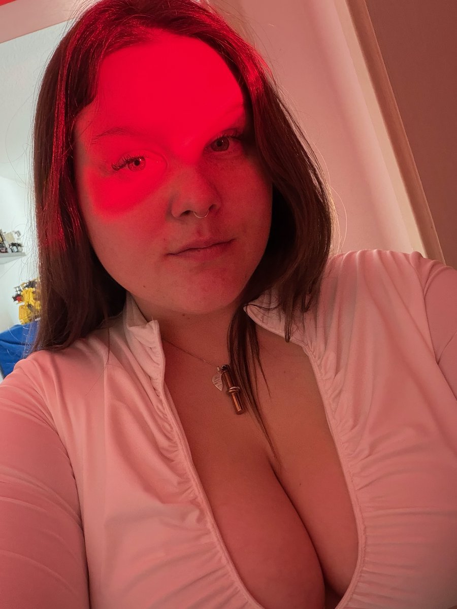 fayevalentap0's tweet photo. Do I look cute despite no likes? https://t.co/IEcNBidhmV