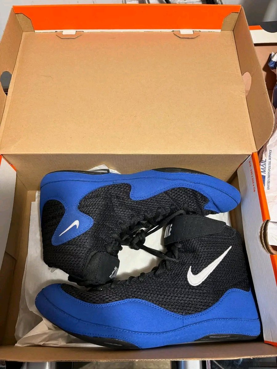 jackwillia7057's tweet photo. BNIB ROYAL BLUE OG INFLICTS 3s
Available in many size $265 each https://t.co/devalw4VAr