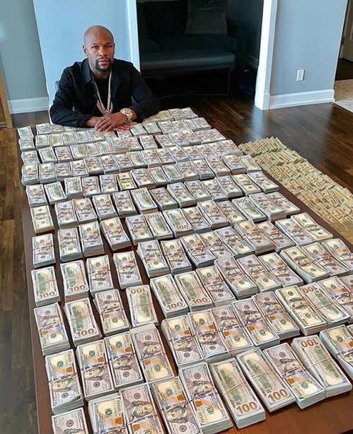 Adderall_King's tweet photo. James Fishback if getting chopped blondes to pretend to be your wife was a job https://t.co/y8vbdiBe97