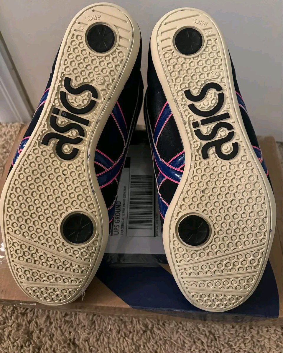 jackwillia7057's tweet photo. OG ASICS Exeo twr900 Navy x pink x
blue trim LBN
Size -9.5

This is one of my favorite color ways and even better in person
#Wrestling #Wrestlinggear #wrestlingshoes #forsale #wrestlingforlife #Funky #funkyflickerboys #funkyflickrboys #wrestlingsinglets #singlets https://t.co/1dI60jHGYm