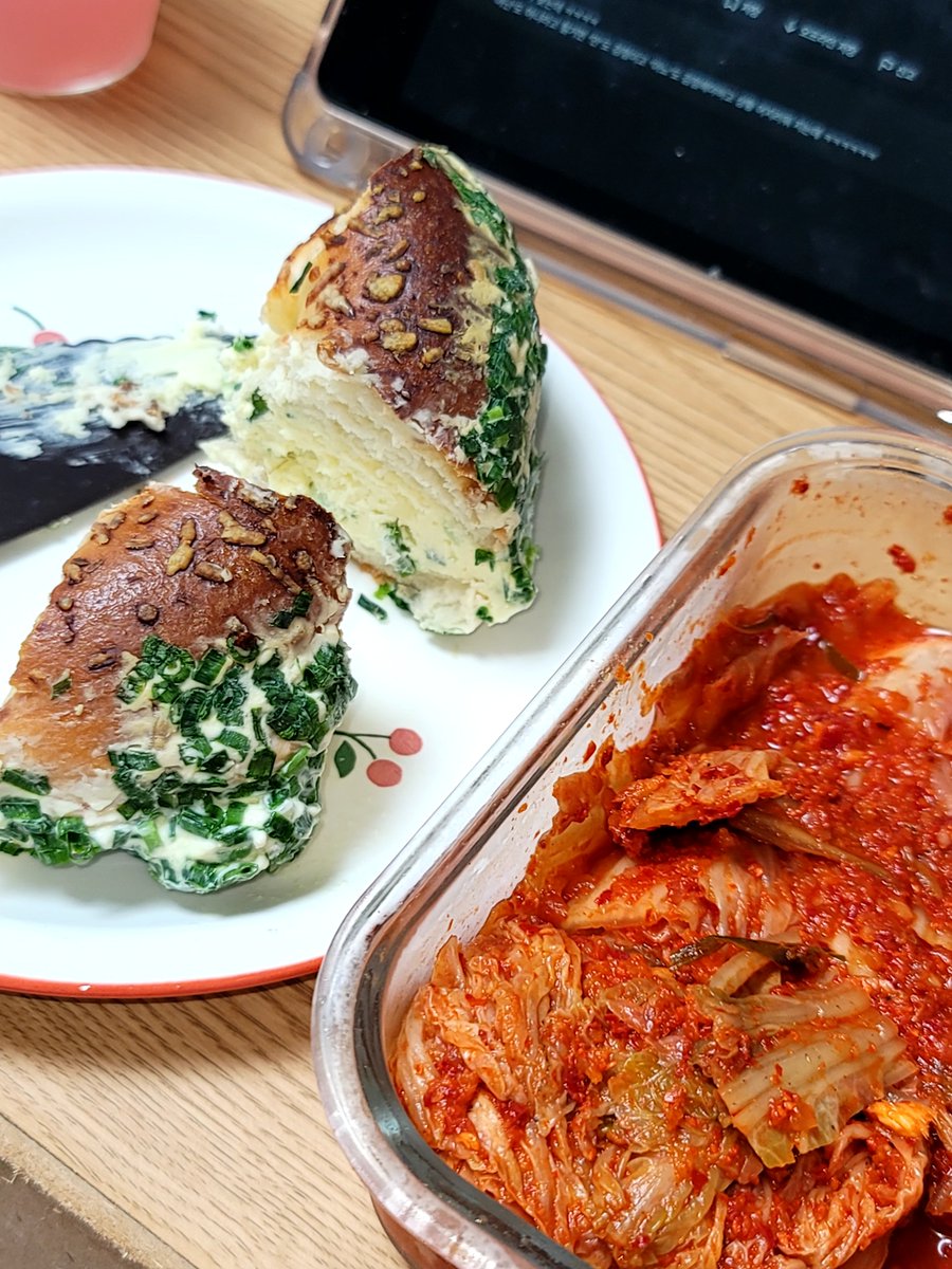 0uimoi's tweet photo. #치맨밥
#밥도둑보다무서운김치도둑 https://t.co/ge9qqFoyJY