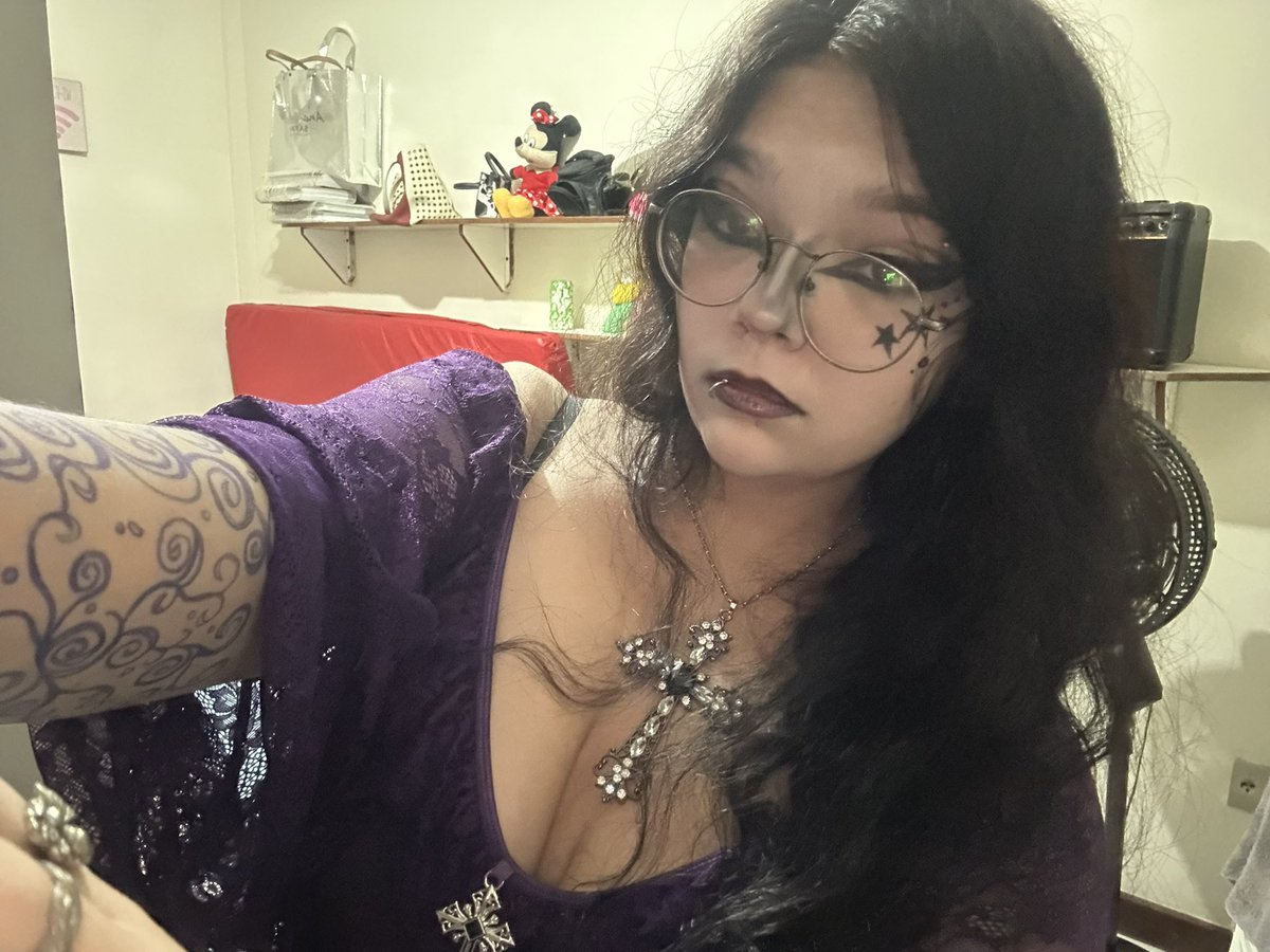 deftonepistols's tweet photo. sobre mim 

★ idade - 20
★ gênero - feminino
★ mbti - ENTP
★ aniversário - 14/03
★ altura - 1,69
★ sexualidade - lésbica
★ pets - 2
★ piercings - 3
★ tattoos - 4
★ cor fav - amarelo
★ time - bahia
★ status - namorandi https://t.co/zpcqAE5jA1