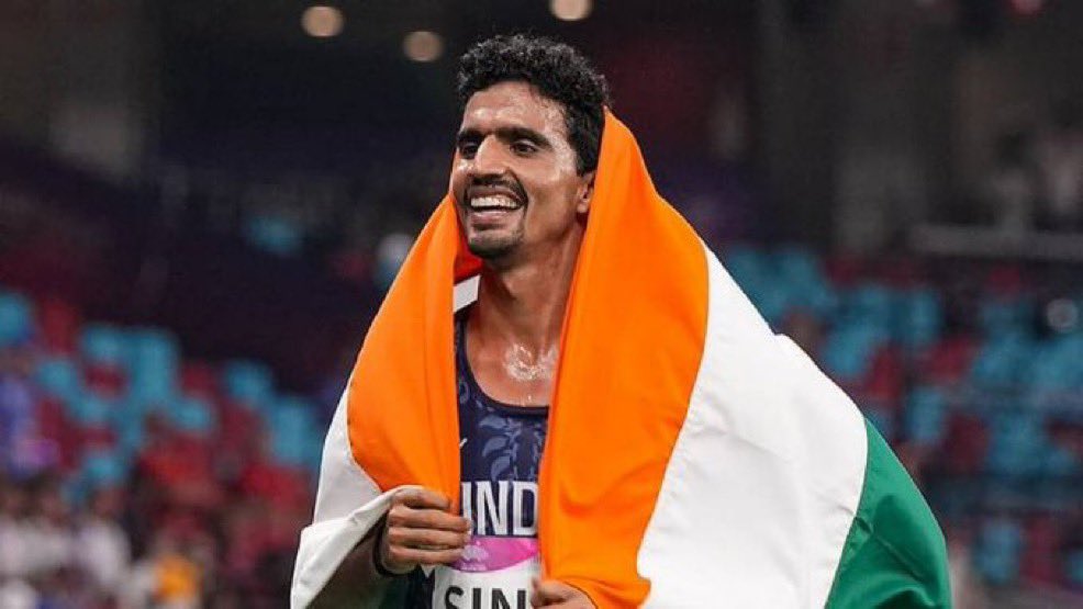 TheKhelIndia's tweet photo. INDIA’S GULVEER SINGH WINS THE BRONZE MEDAL AT MEN’S 10,000M 🥉🇮🇳 https://t.co/mcMiJMWtjB