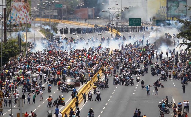 Nisleecita's tweet photo. ¿Dónde estaba usted cuando pasó esto? https://t.co/Ekcz8HW07g