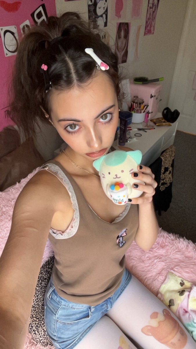 sprinkllpoptart's tweet photo. Felt pretty today <3 https://t.co/DzaCzgcUdY