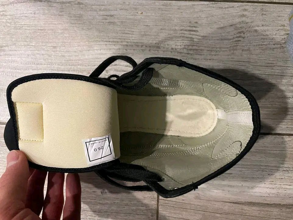 jackwillia7057's tweet photo. ASICS EX-EO $300
good condition 9/10
26 CM
#asics #asicswrestling #wrestling_highlights22 #wrestling #asicswrestling #asicsshoes #usawrestling #uww #unitedworldwrestling #wrestlingshoes #wrestlinglife #asicstwr900 #wrestlinglife #wrestlingshirt https://t.co/kDb9zJyhFj