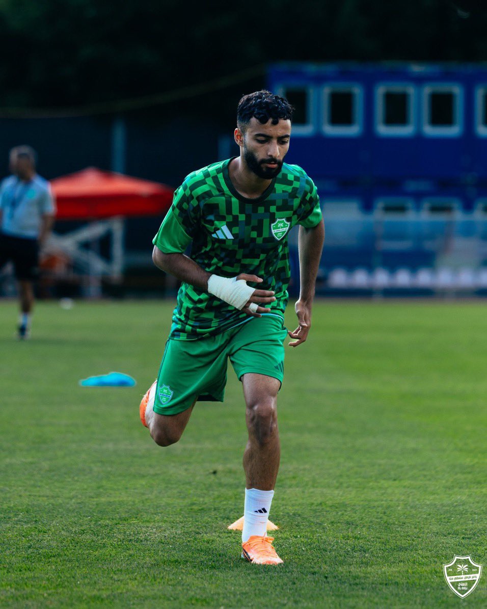 moh_t94's tweet photo. ي سلام على الابتكار نفس حق الاهلي بالظبط اديداس الى اين؟؟ https://t.co/SsmfnXi2L3