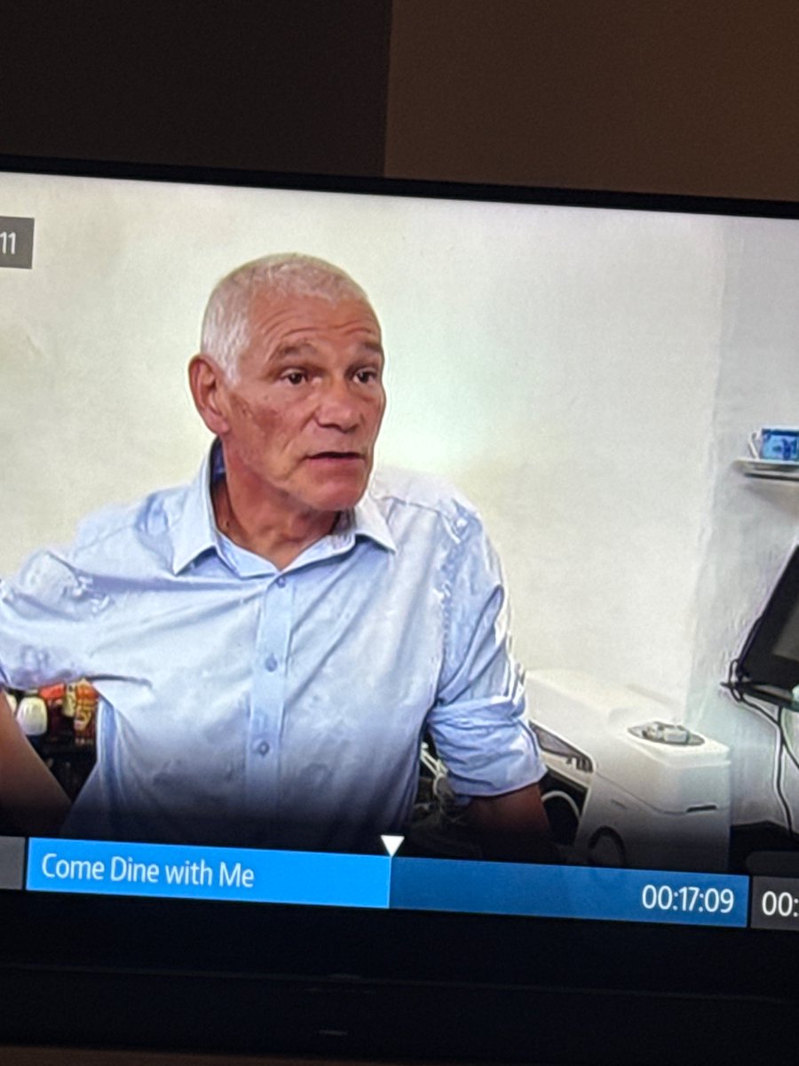 Hippyundercover's tweet photo. #comedinewithme I’m getting secondhand embarrassment for this man’s behaviour and food 🤣. What an odd-bod 🙈 https://t.co/PLfFQnyRqI
