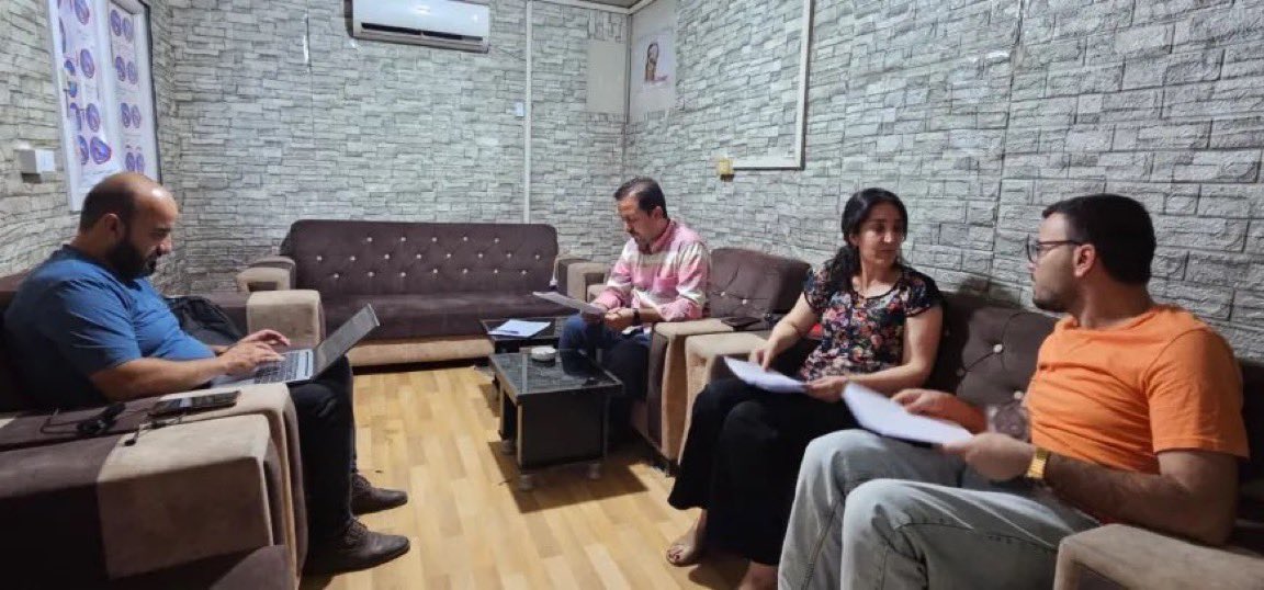DerDorNews's tweet photo. Efrin’den sonra Serêkaniye

Serêkaniyê Göçmen Komitesi, 647 aileyi dönüş için bilgilendirdi

Serêkaniyê (Resulayn) Göçmen Komitesi, ilk etapta memleketlerine dönecek göçmen aileleri bilgilendirdi. Komiteye göre, bu hafta içinde 647 aile Serêkaniyê’ye dönecek.

Haber: Doğan Cihan https://t.co/LCReNEmWbZ