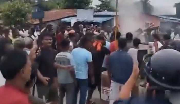 jihadwatchRS's tweet photo. Nepal: Muslim mob attacks Hindu pilgrimage, one killed, 24 injured

Nepal is 81% Hindu, but everywhere Islam goes, it causes strife with non-Muslims. Terror, indeed, is the Qur’anic imperative: “Make ready for them all that you can of force and of warhorses, so that by them you may strike terror in the enemy of Allah and your enemy…” (Qur’an 8:60)

Read more at the link in the next post.