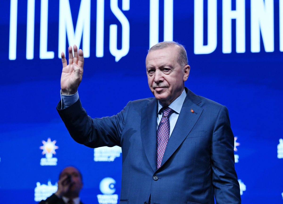 eyupkeles58's tweet photo. ERDOĞAN: AK PARTİ TÜRKİYE KİTABIDIR, DEVRİMCİDİR
''AK Parti bir Türkiye kitabıdır. 
Bilinmesini isterim ki AK Parti'nin cümle kapısı millete sevdalı olan, millete hizmet aşkıyla yanan herkese sonuna kadar açıktır.'' İl danışma meclisimiz hayırlı olsun.@asimozaltun @EsraSelvan1 @AkgucGul56023 @saban__yildirim @atasehirakparti @burakcifci34 @akpartiistanbul @GiyaseddinGergn @abdullahozdemir