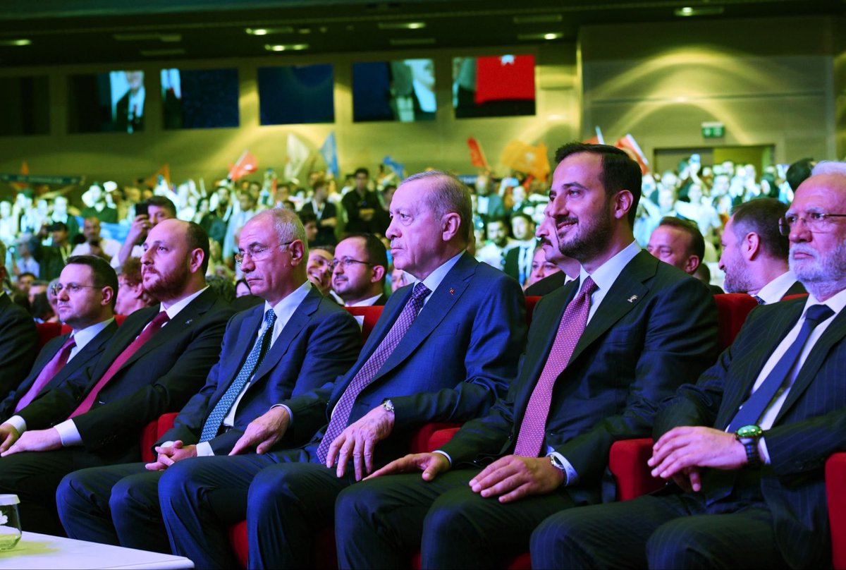 abakingurlek's tweet photo. Cumhurbaşkanımız Sayın @RTErdogan’ın teşrifleriyle gerçekleştirilen AK Parti İstanbul Genişletilmiş İl Danışma Meclisi Toplantısı’na katılarak hitaplarını dinledik.

Cumhurbaşkanımızın; terörsüz Türkiye hedefi doğrultusunda ortaya koyduğu vizyon, Türkiye Yüzyılı yürüyüşümüzün en güçlü teminatlarından biridir.

Cumhurbaşkanımızın liderliğinde, Türkiye Yüzyılı hedeflerimiz doğrultusunda; hukukun üstünlüğünü, adaleti ve toplumsal huzuru daha da güçlendirmek için kararlılıkla çalışmayı sürdüreceğiz.