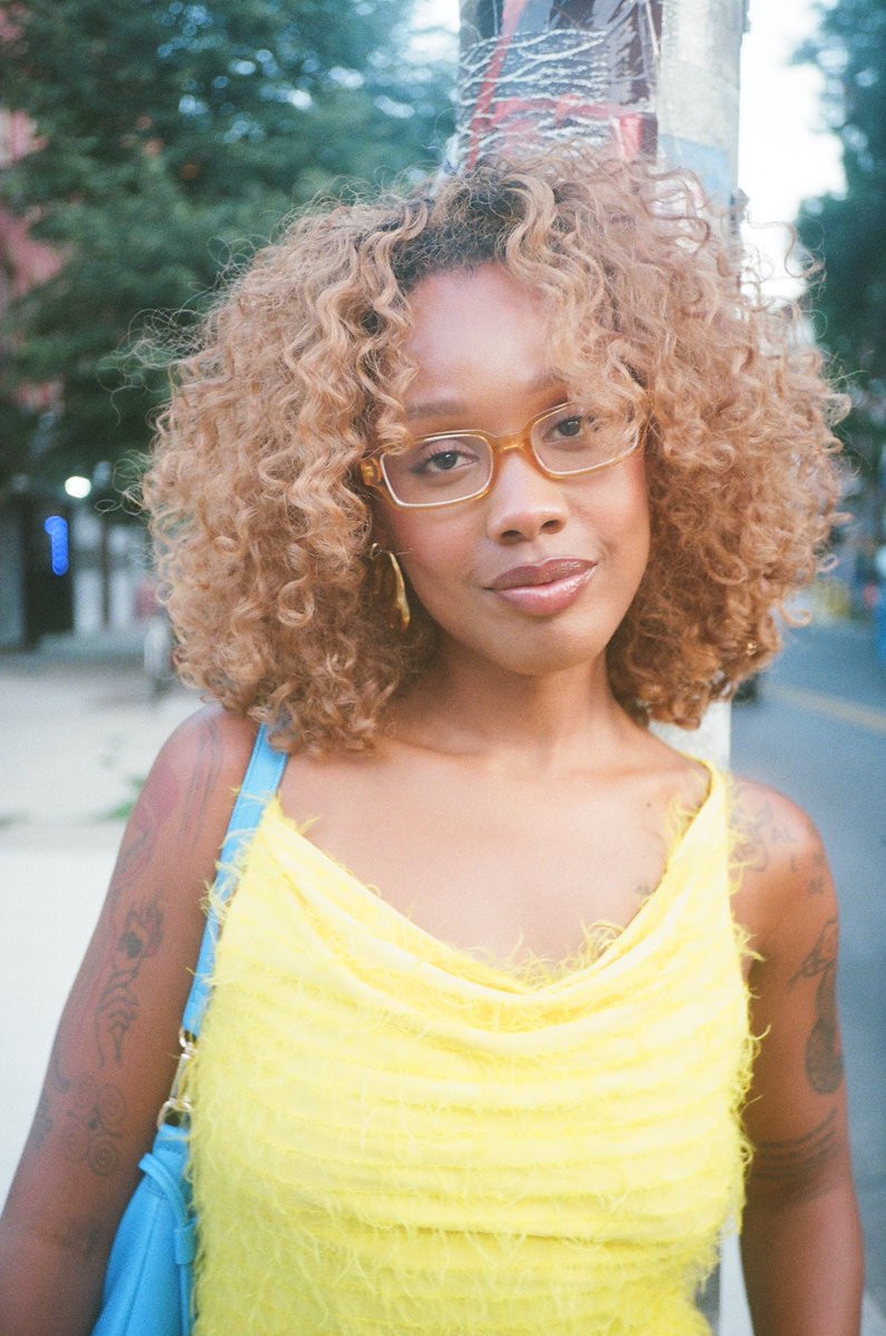 DrinkSolaPop's tweet photo. Portraits in Brooklyn last weekend 🗽📸 https://t.co/SxKptuqrOF
