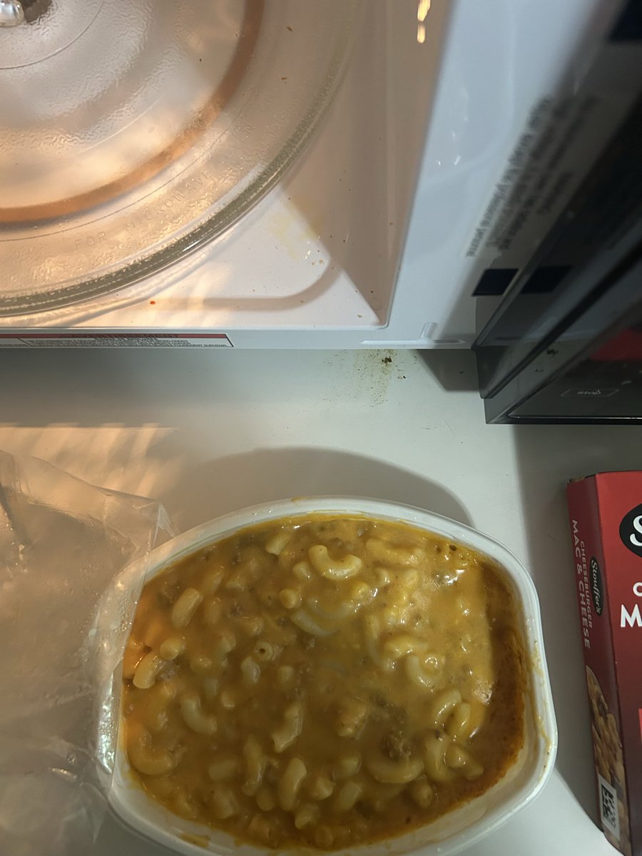 RyanSayerOTR's tweet photo. @stouffers What I ordered vs. what I got. #wheresthebeef ?? https://t.co/JApwGKvX7Y