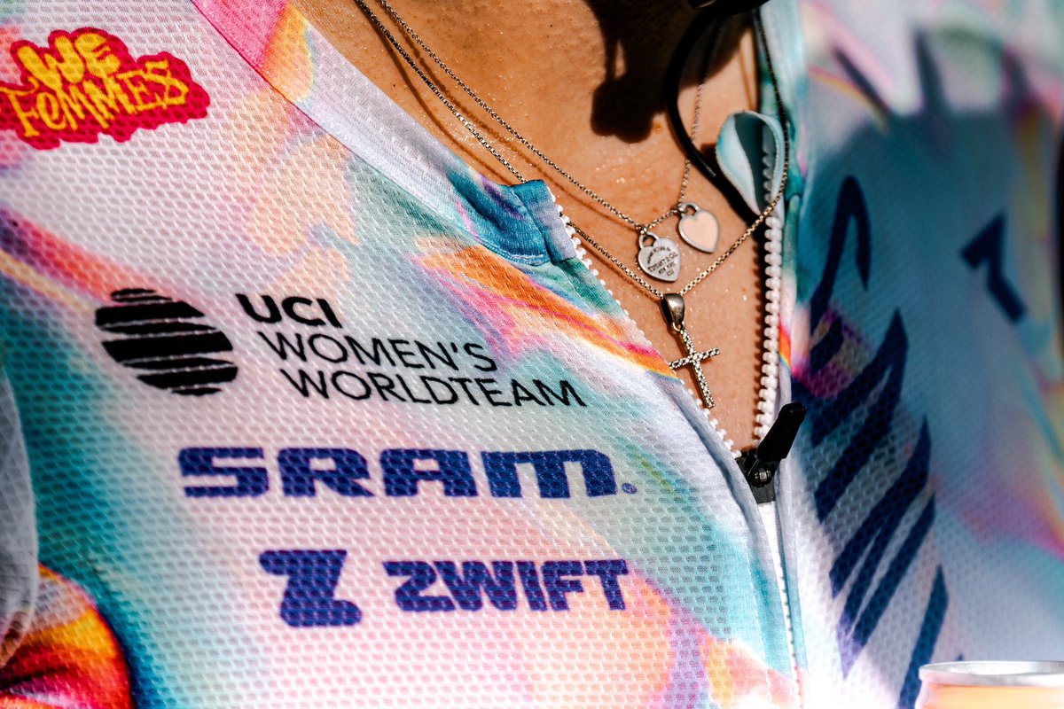 WMNcycling's tweet photo. Not every successful day ends with a big result. 😄 Strong team execution from start to finish, with P7️⃣ for @KNiewiadoma on an electric opening day at @LeTourFemmes avec @gozwift.

#TDFF2026
#WeFemmes 

📷 @LucasAbad14 https://t.co/NzuefGqOEg